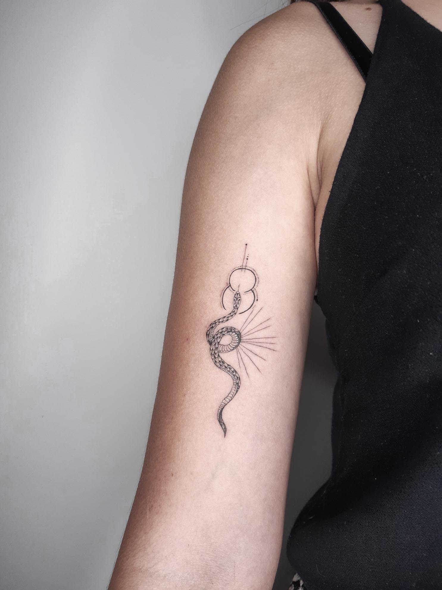 30 Cute Micro Tattoo Ideas for Men  Women to Inspire You in 2023